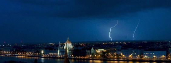 Gewitter über Budapest