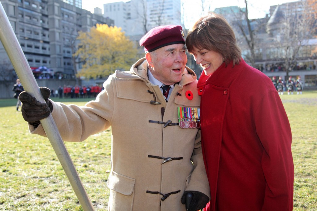Munroe-Blum in 2011 with the late Harold “Shorty” Fairhead, BA’51, a veteran of both the Second World War and the Korean War. McGill began hosting Remembrance Day ceremonies on the downtown campus’s lower field in 2009 (Photo: Owen Egan)