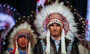 justin-trudeau-in-headdress