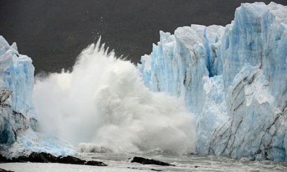 ice bridge collapses